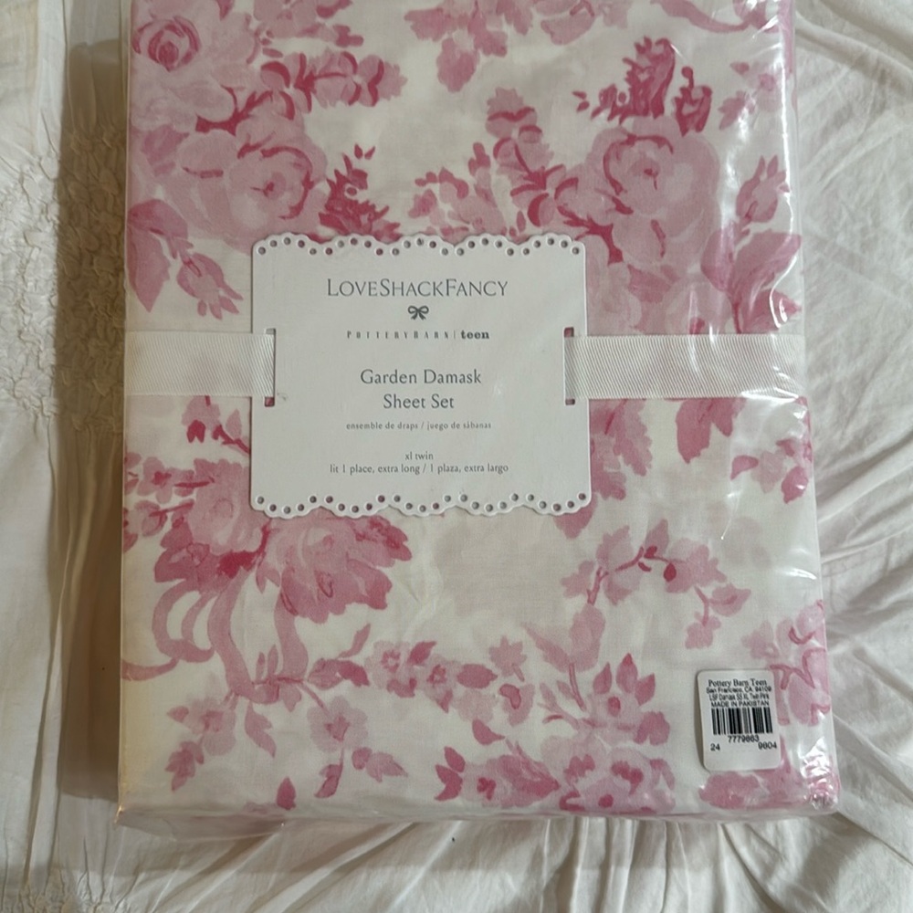 Pottery barn, love shack fancy garden damask sheet set XL twin